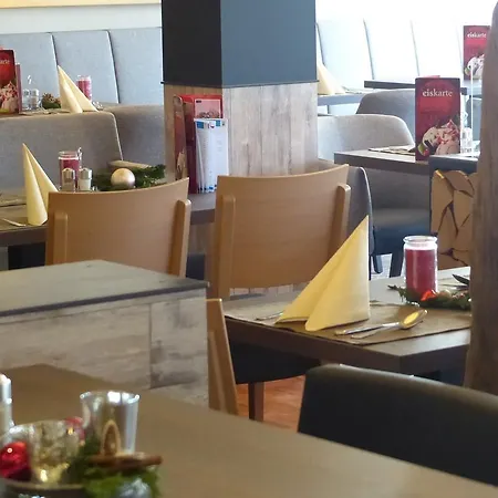 Restaurant Ennen فندق 4*